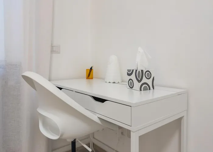 Chiara's Urban Oasis - - Duomo 8 Min דירה *