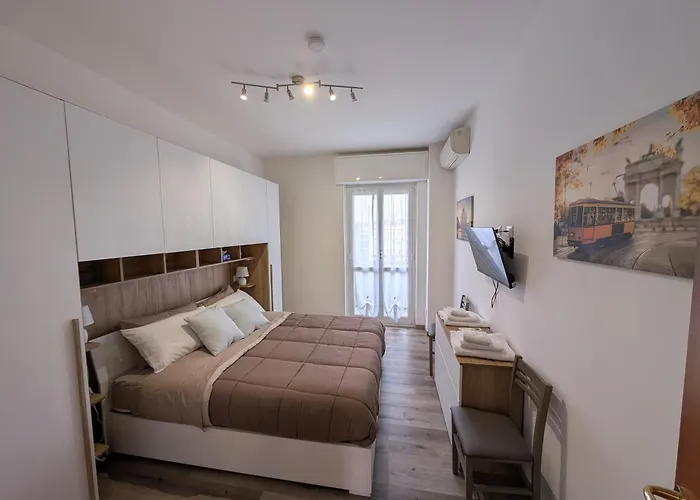 Urban - Near San Siro Stadium, Fiera Milano, American Embassy, Portello, Life And Arco Della Pace Movida