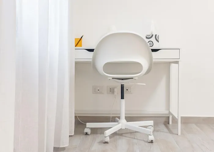 Chiara's Urban Oasis - - Duomo 8 Min *