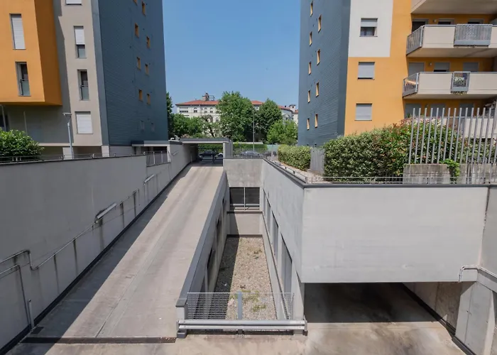 Bicocca, Free Parking, Private Garage, Metro M5 200m, Garden, Kids & Pet Friendly