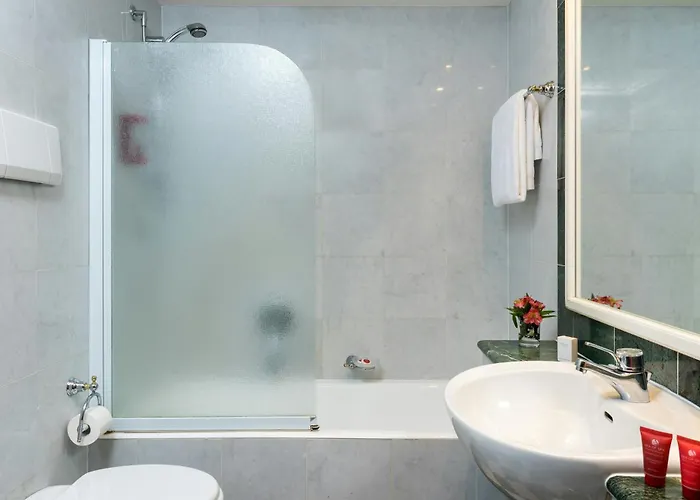 米兰市中心莱昂纳多酒店 酒店 4*