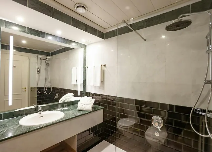 米兰市中心莱昂纳多酒店 酒店