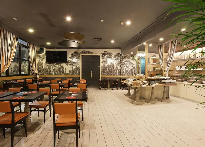 米兰市中心莱昂纳多酒店 4*