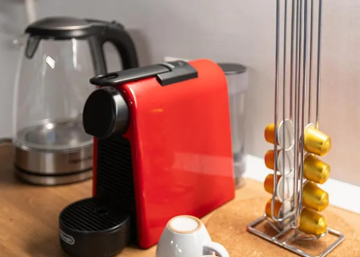 - Alzaia Naviglio Grande Milaan