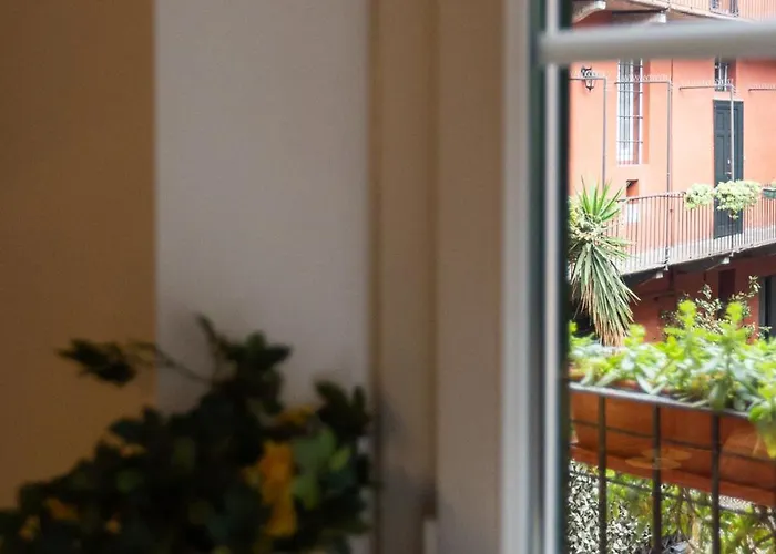 - Alzaia Naviglio Grande * Milaan