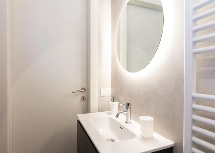 - Alzaia Naviglio Grande Appartement *