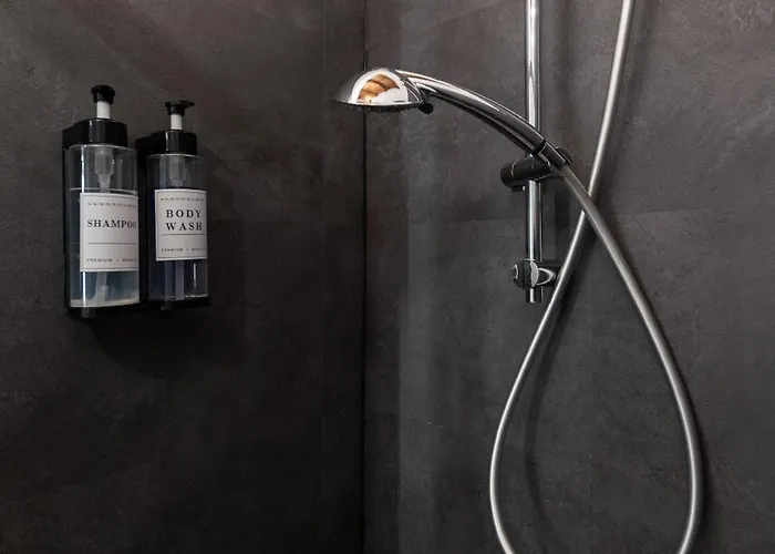 - Alzaia Naviglio Grande * Milaan