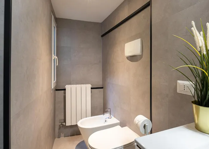 - Alzaia Naviglio Grande Appartement *