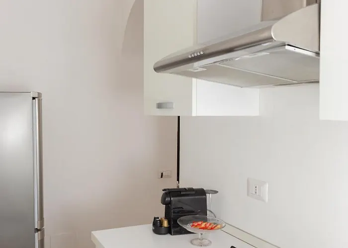 Artstay Exclusive Near Train Metro, Parking Appartement