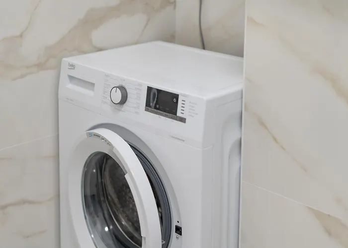 Ourjoy & Skyjoy Units - Via M Gioia, 47 - Wifi, 1 Private Parking, Station, Apartmán