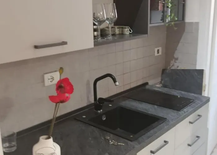 Governo Provvisorio House アパート *