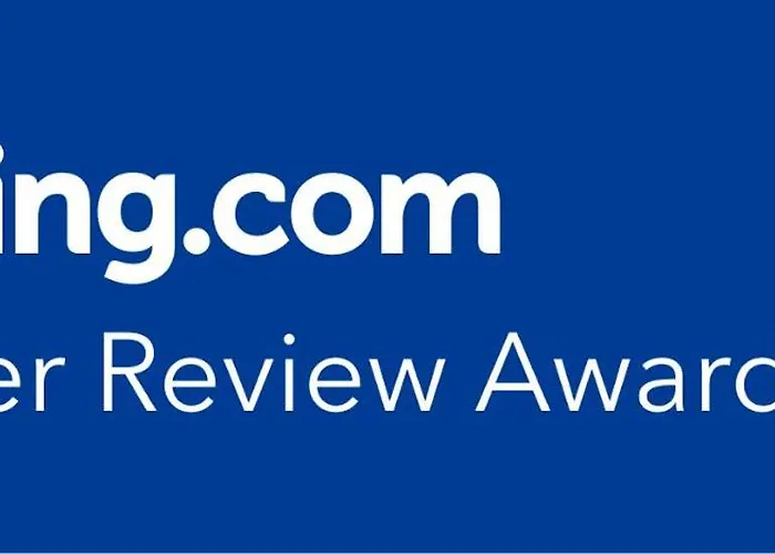 Casa Mari - Free Secure Parking, Breakfast, Private Bathroom, Wifi, Garden, Aircon, 5 Min Walk To Metro And Train Station Bed & Breakfast Milano