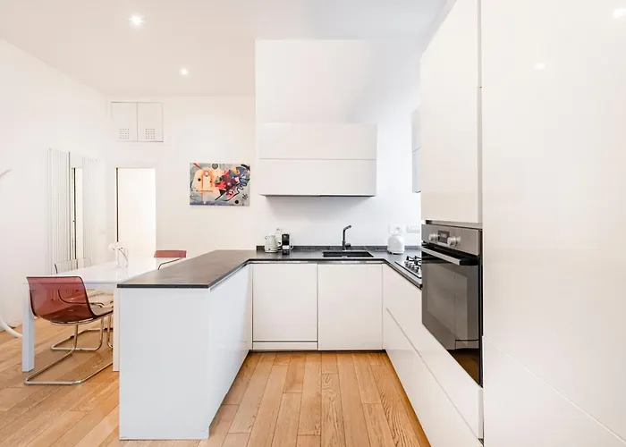 Easylife - - Lazzaro Papi 3 - Porta Romana * Milano