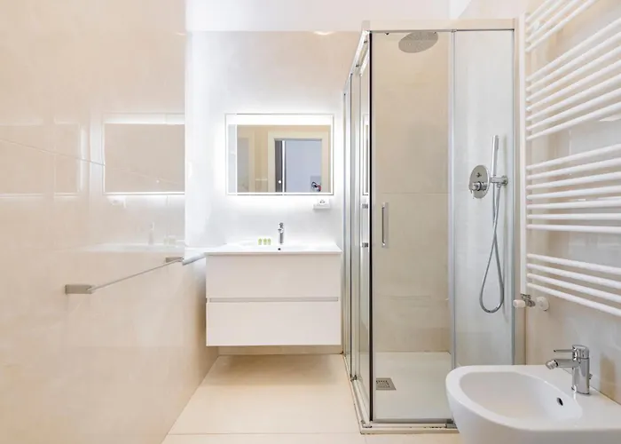 Easylife - - Lazzaro Papi 3 - Porta Romana *