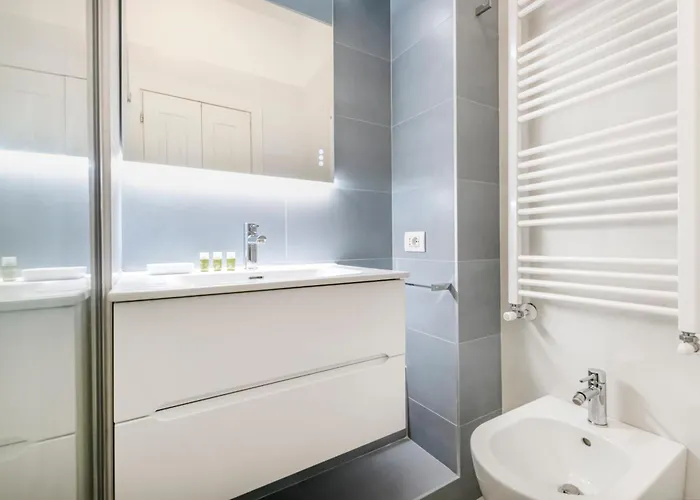 Easylife - - Lazzaro Papi 3 - Porta Romana *