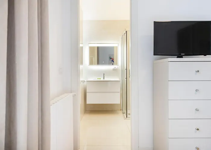 Easylife - - Lazzaro Papi 3 - Porta Romana * Milán