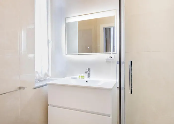 Easylife - - Lazzaro Papi 3 - Porta Romana *