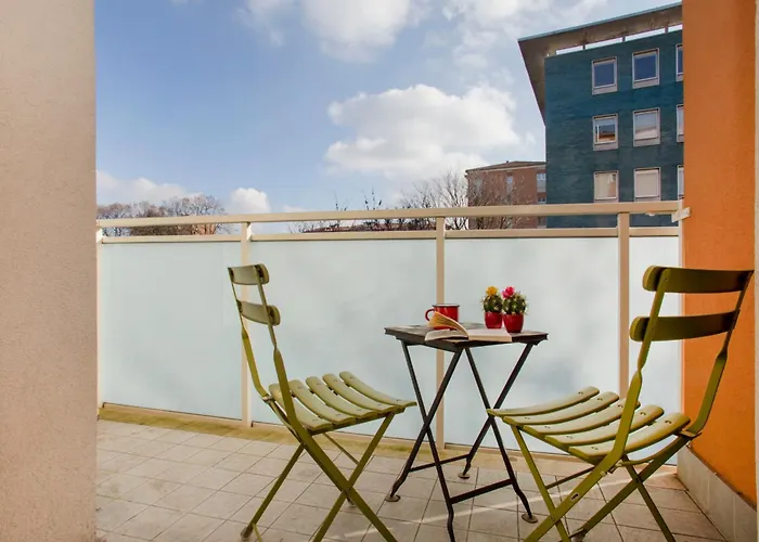 Kaktus House - Your Away From In Apartament Mediolan