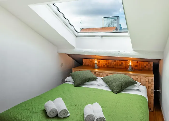 Station 5 Min The Skyshouse