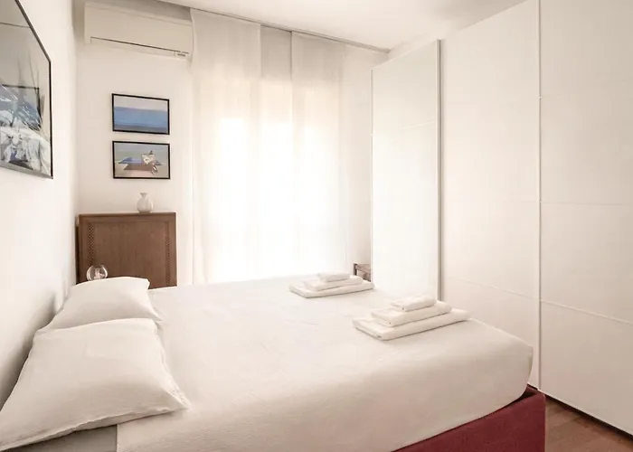 Spacious & Bright Flat Near Bocconi & Navigli Milán