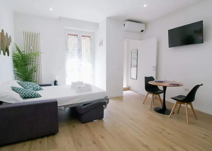 Navigli - Free Wifi Milan