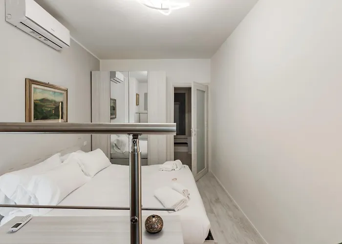 Bwr - Near Mico, Alberti Apartment