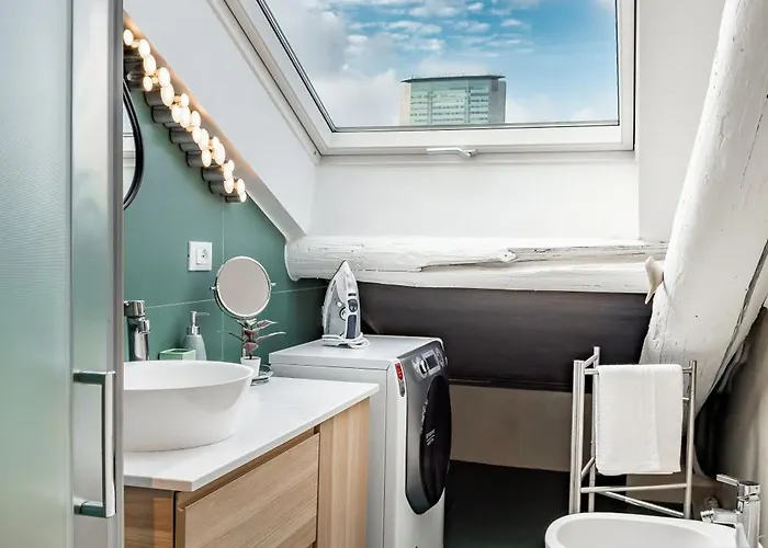 아파트 Station 5 Min The Skyshouse