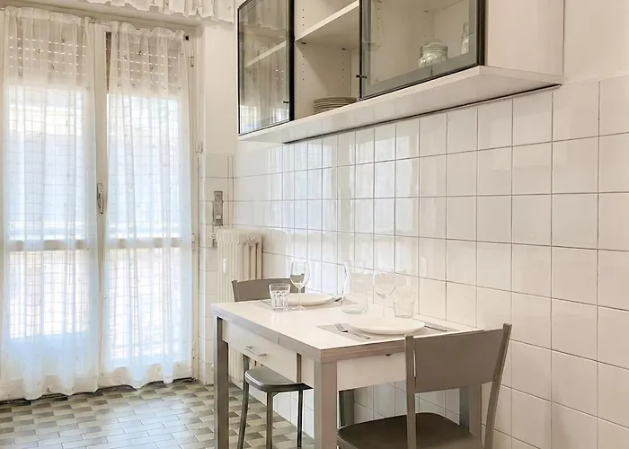 Spacious & Bright Flat Near Bocconi & Navigli 아파트 밀라노