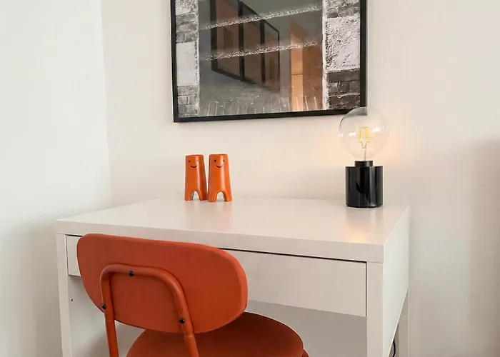 Spacious & Bright Flat Near Bocconi & Navigli شقة *