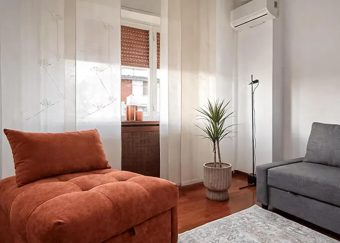 Spacious & Bright Flat Near Bocconi & Navigli