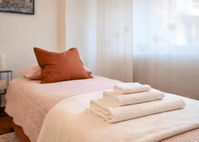 Spacious & Bright Flat Near Bocconi & Navigli شقة *