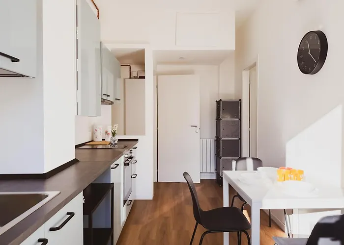 Luminoso Trilocale Vicino Stazione E M3 Rogoredo Ideale Per Lavoro Apartament *