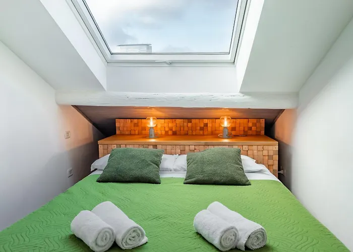 Station 5 Min The Skyshouse 아파트