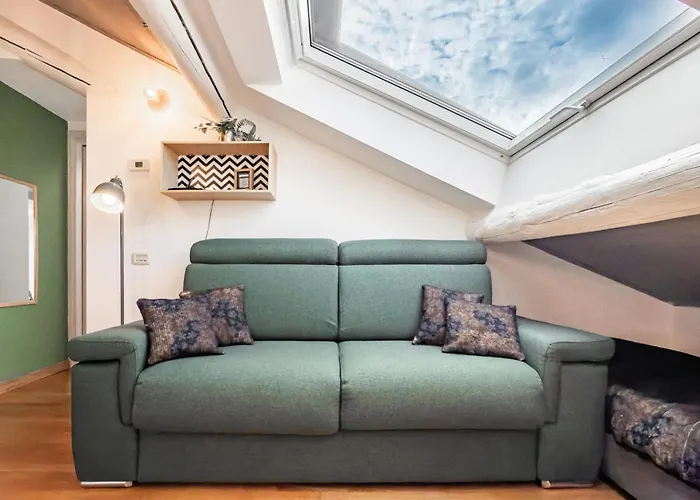 Station 5 Min The Skyshouse *