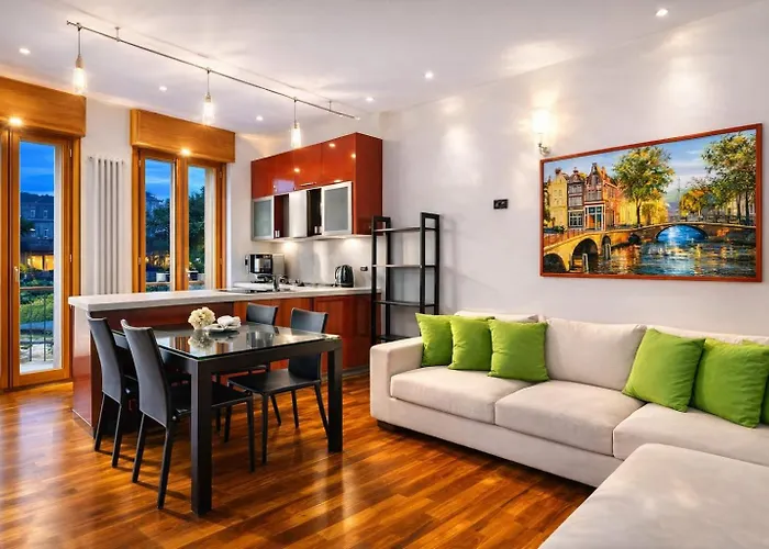 Elegant Retreat With Sunny Terrace & Excellent Metro Links Mediolan