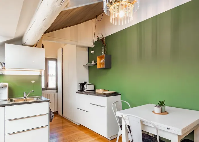 아파트 Station 5 Min The Skyshouse *