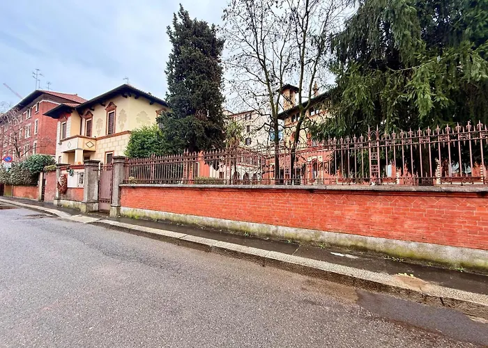 Casa Estia - Mico, Fiera Milano, Citylife, San Siro, Metro 2 Min - Refined Historic *