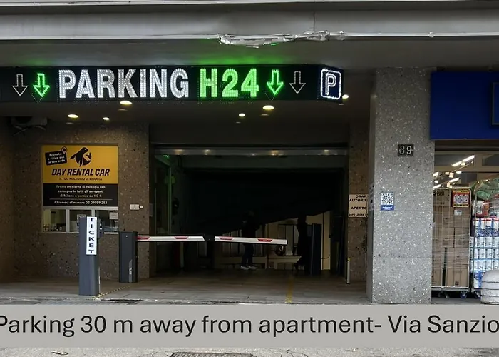 Apartmán Elegant Self Check-in Metro To Duomo 12 *