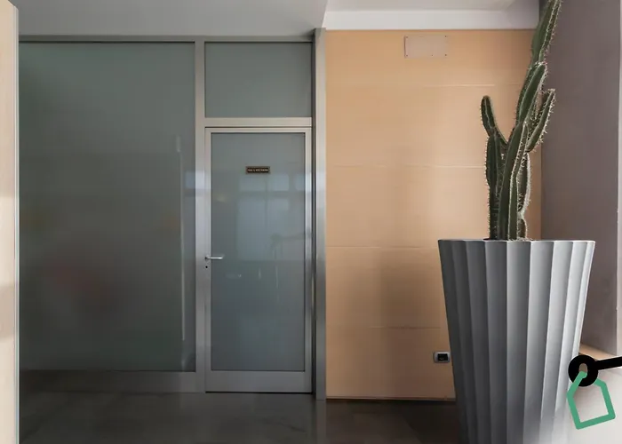 Hotel Hotiday Navigli 4*