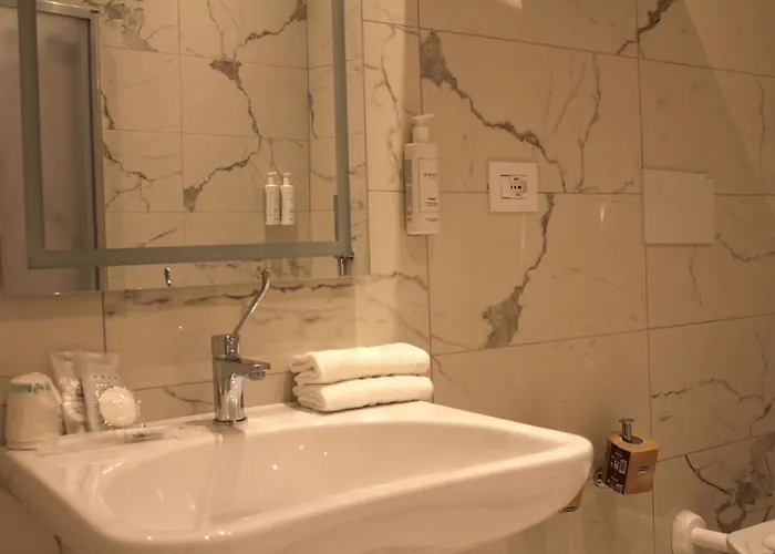 Homa Certosa District Hotell 2*