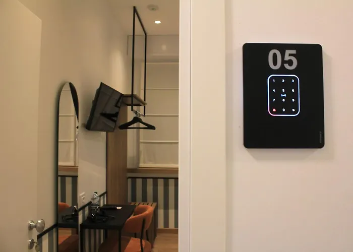 Homa Certosa District 2*