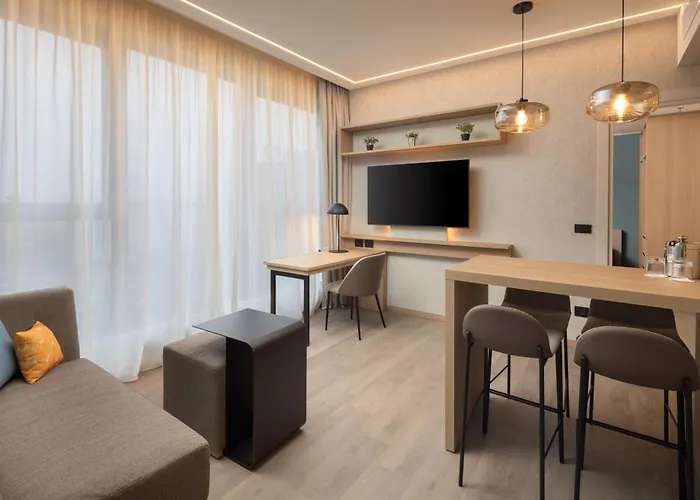 By Marriott Linate 酒店