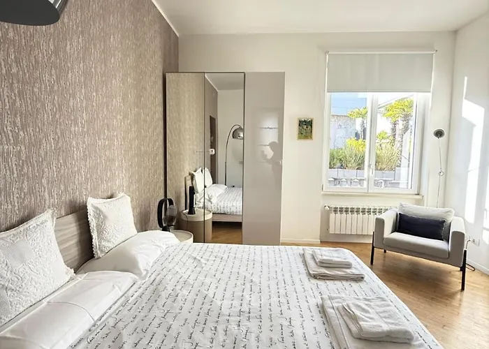 Freguglia - Attico Con Vista Duomo 3* Milan