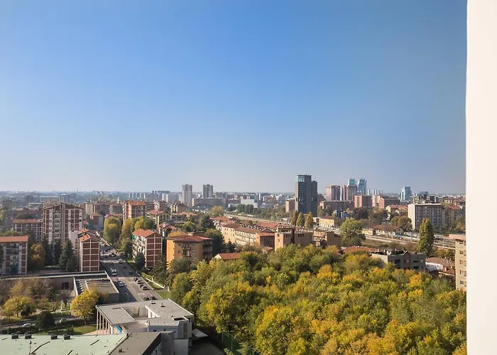 داونتاون ميلانو *