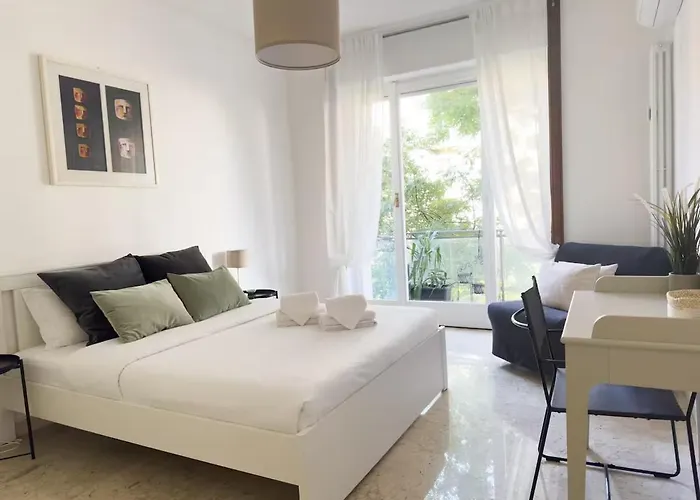 בית נופש Solari Design District- 4 Mega Siute *