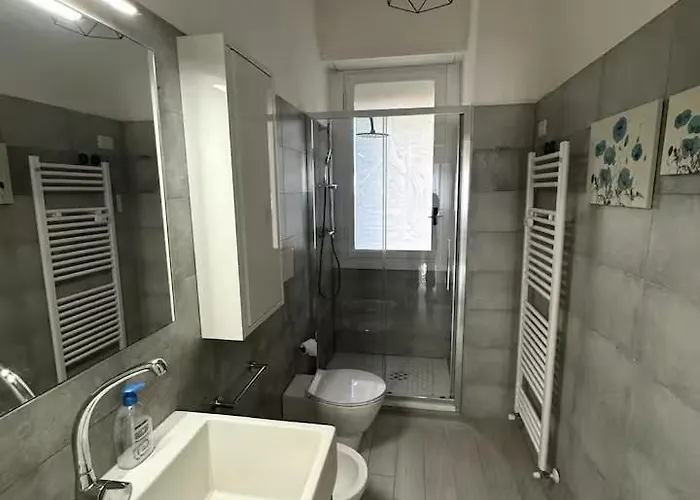 Solari Design District- 4 Mega Siute *