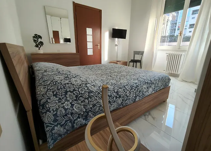 Lägenhet Rent In - Bilocale Zona Navigli *