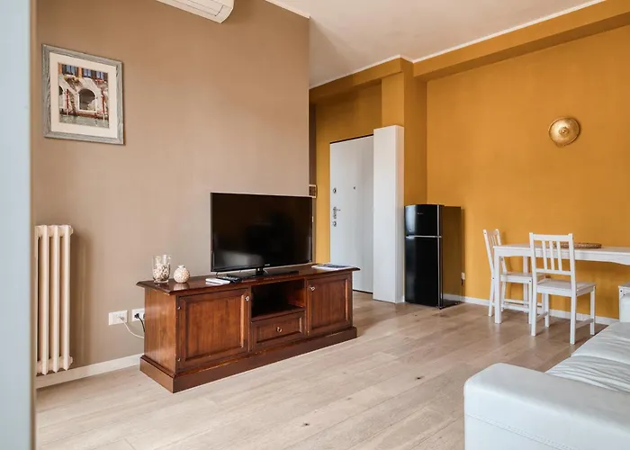 Just Urban - Elegant 1-br Flat In Solari Area - 2 Min Metro M4 * 밀라노