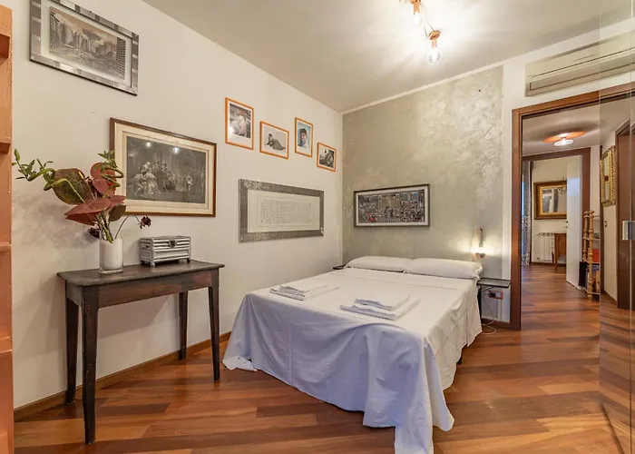 5' From Bocconi With 2 Bedr And 2 Bathr *