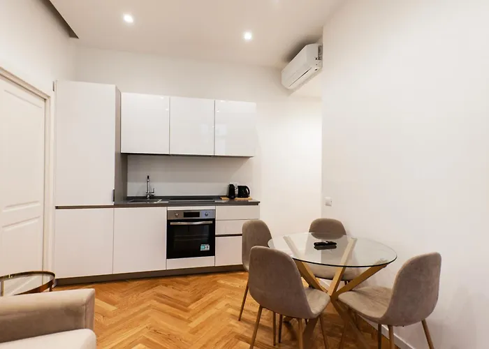 Youhosty - Orti 16 *